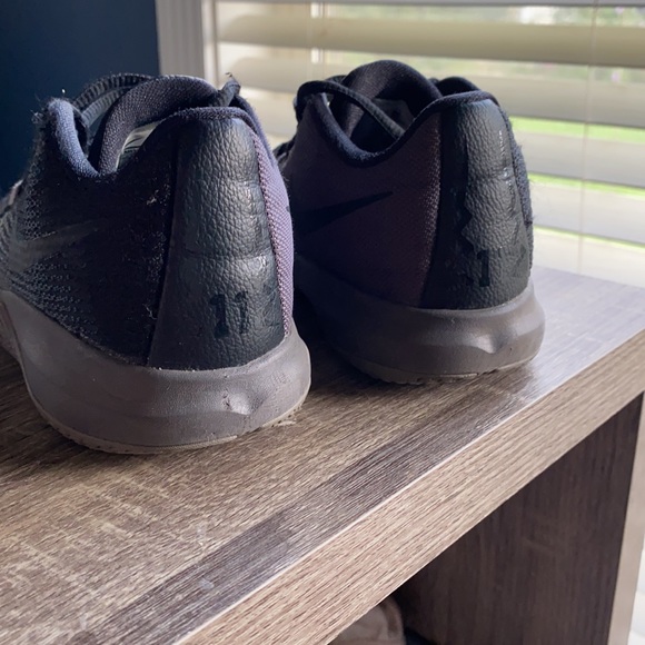 Nike Kyrie Flytrap boys low top sneakers - Picture 4 of 4